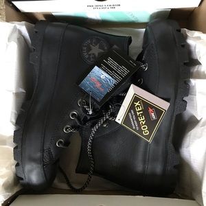 Converse Lugged Waterproof Boot Women’s size 6.5